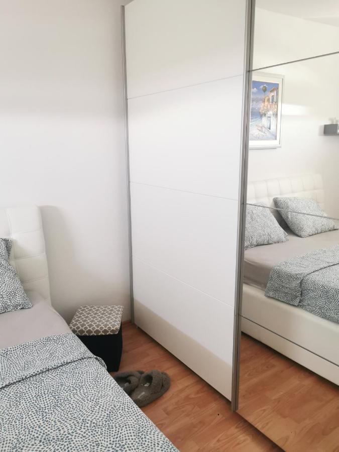 Kenzo Apartment Senj  Buitenkant foto